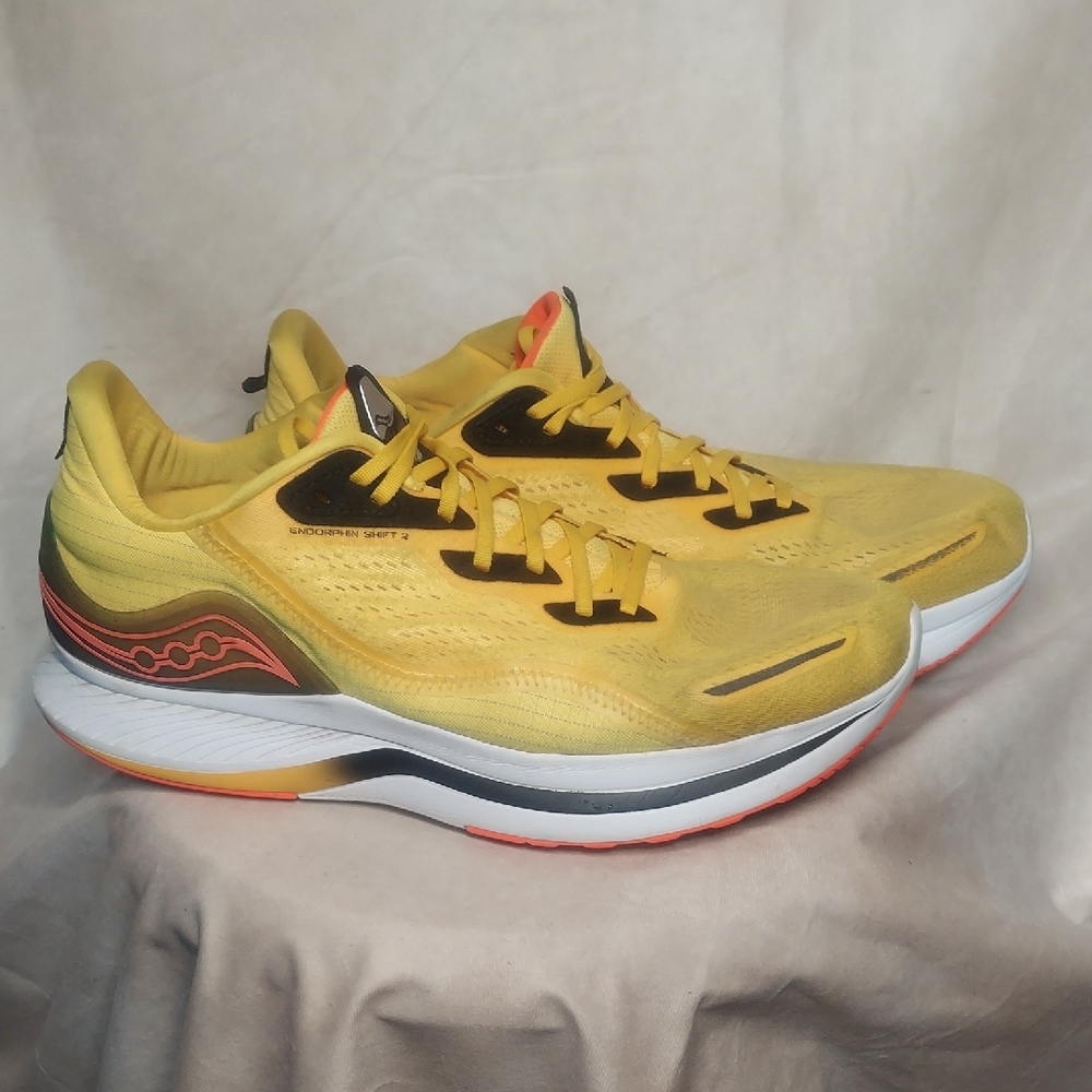 Men's Saucony Endorphin Shift 2 Running Shoes Size 15 Yellow Vizigold Trainer - Picture 2 of 16